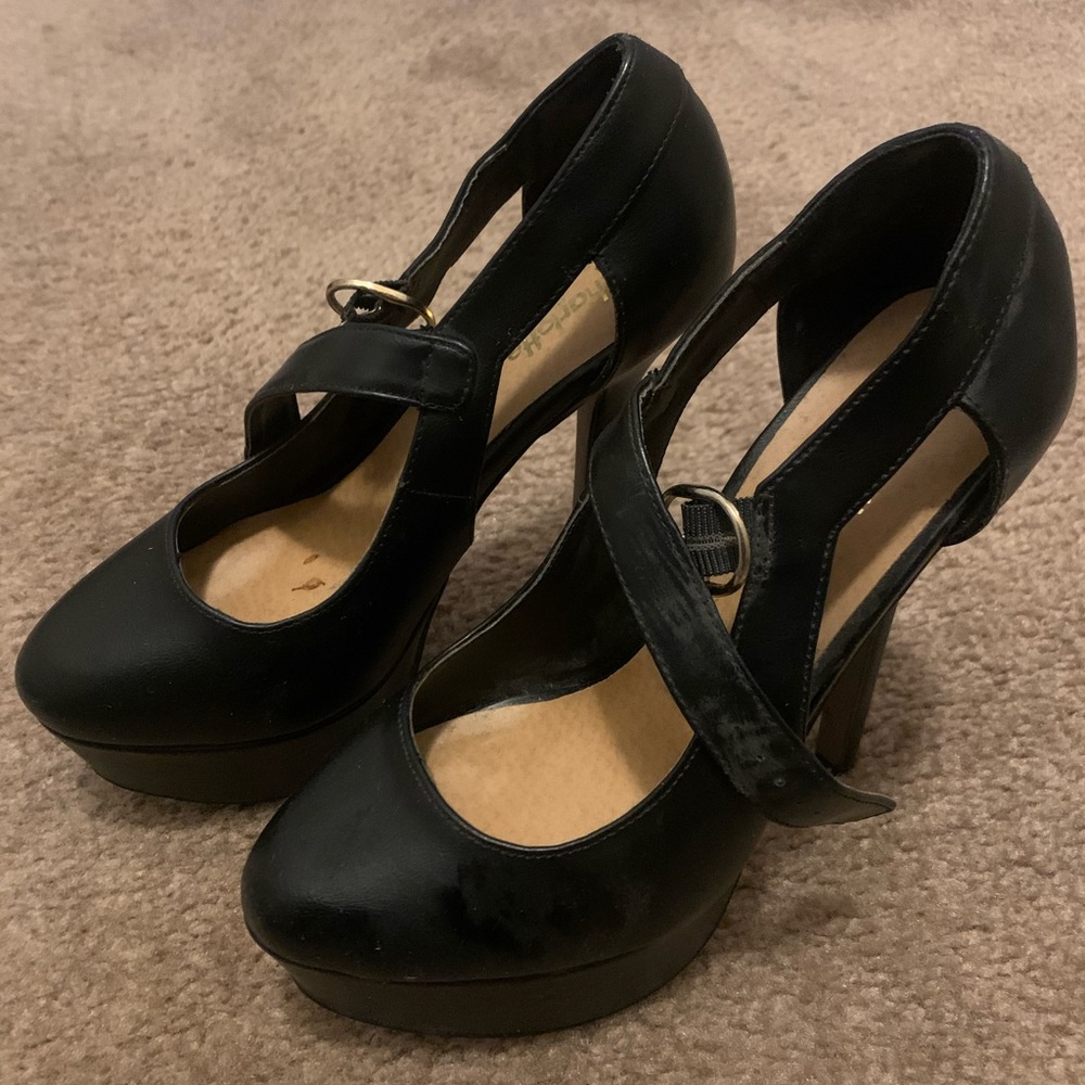 Charlotte Russe black heels size 7